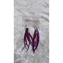 Partij 12 paar nieuwe oorbellen met paarse sliertjes