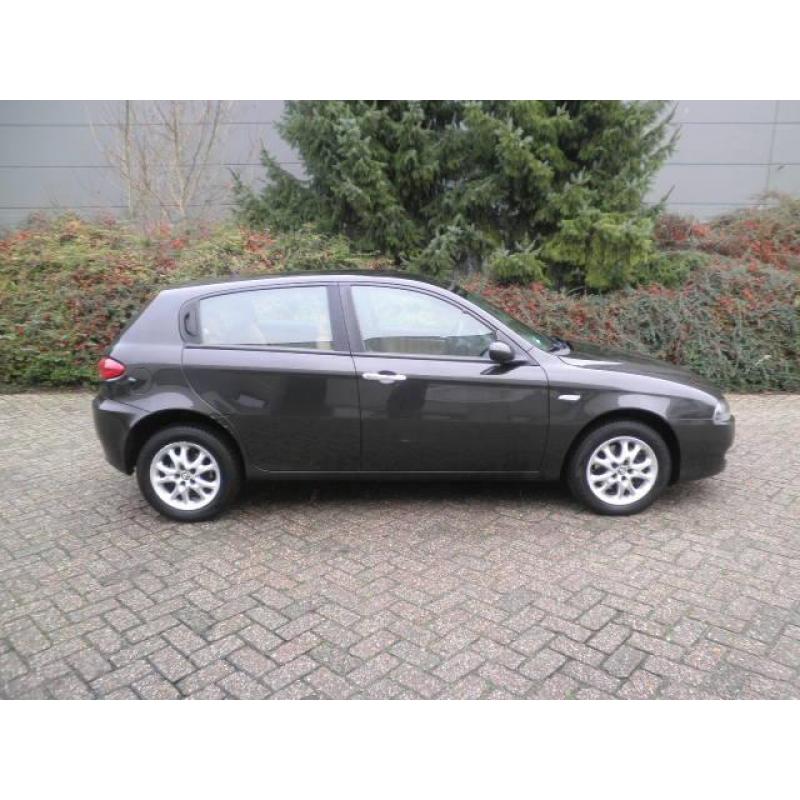 Alfa Romeo Alfa-147 1.6 T.spark 16V 88KW 5DR 2006 Zwart