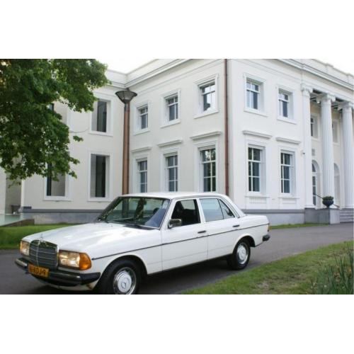Mercedes-Benz 200-serie 200 '82, Maagdelijk mooi ! stuurbekr