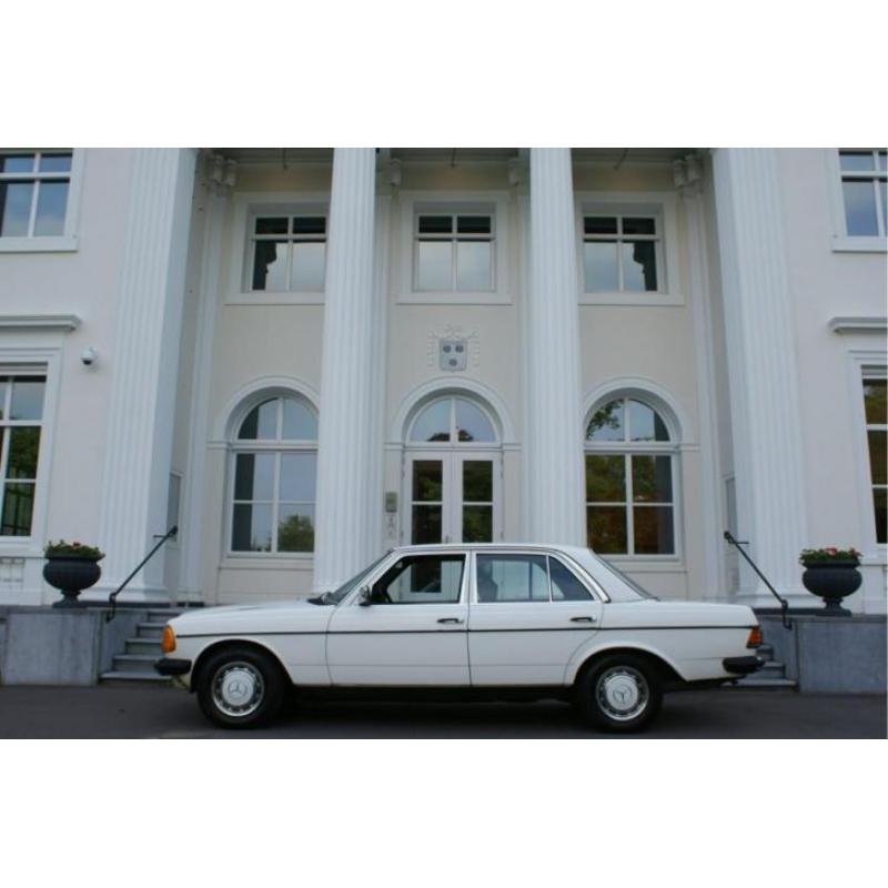 Mercedes-Benz 200-serie 200 '82, Maagdelijk mooi ! stuurbekr
