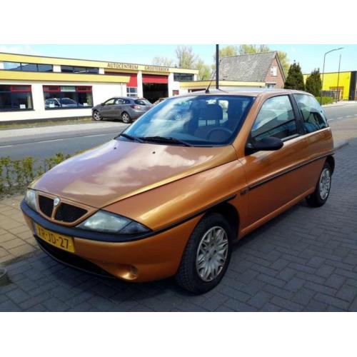 Lancia Ypsilon 1.1 elefantino. ZUINIG EN SPORTIEF