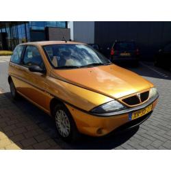 Lancia Ypsilon 1.1 elefantino. ZUINIG EN SPORTIEF