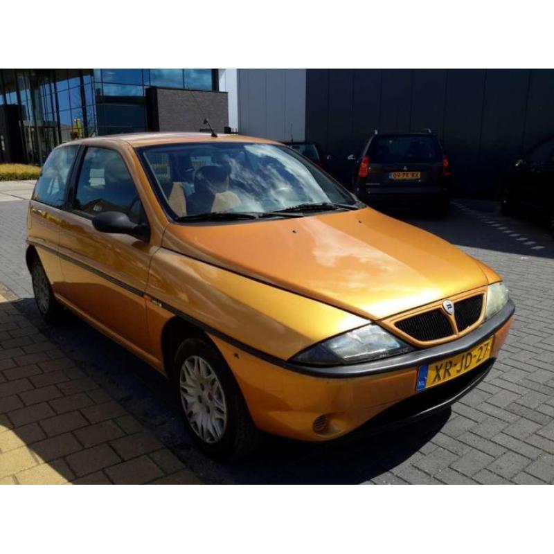 Lancia Ypsilon 1.1 elefantino. ZUINIG EN SPORTIEF