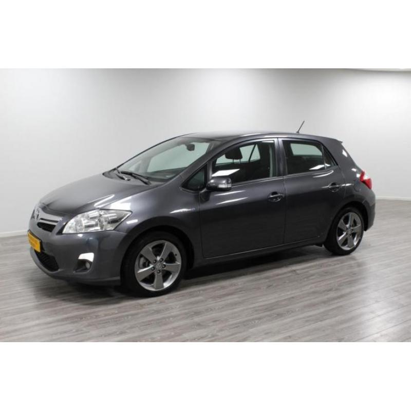 TOYOTA AURIS 1.8 FULL HYBRID AUT. EXECUTIVE va €179,- PM.