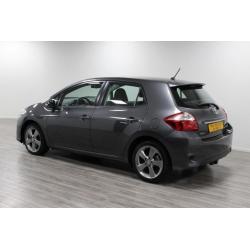 TOYOTA AURIS 1.8 FULL HYBRID AUT. EXECUTIVE va €179,- PM.