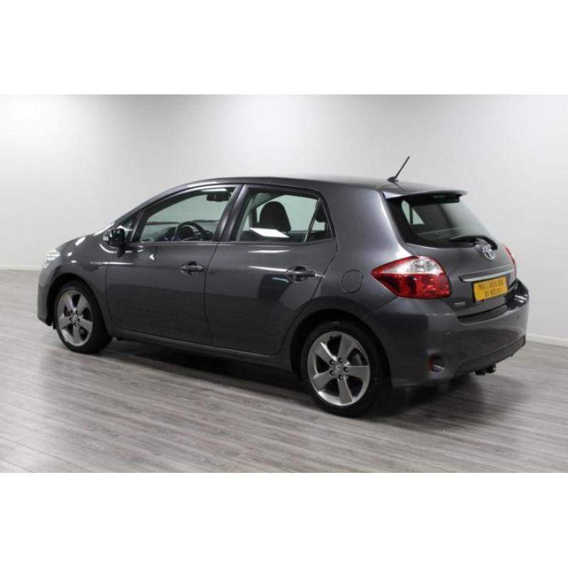 TOYOTA AURIS 1.8 FULL HYBRID AUT. EXECUTIVE va €179,- PM.