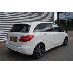 Mercedes-Benz B-Klasse 180 AMBITION nieuw staat! nederlands