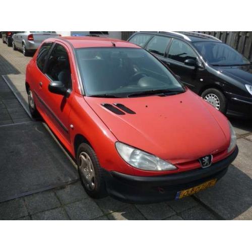 Peugeot 206 1.9 XND Goed rijdend en schakelend