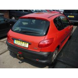 Peugeot 206 1.9 XND Goed rijdend en schakelend
