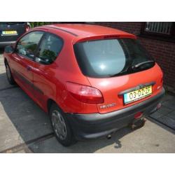 Peugeot 206 1.9 XND Goed rijdend en schakelend
