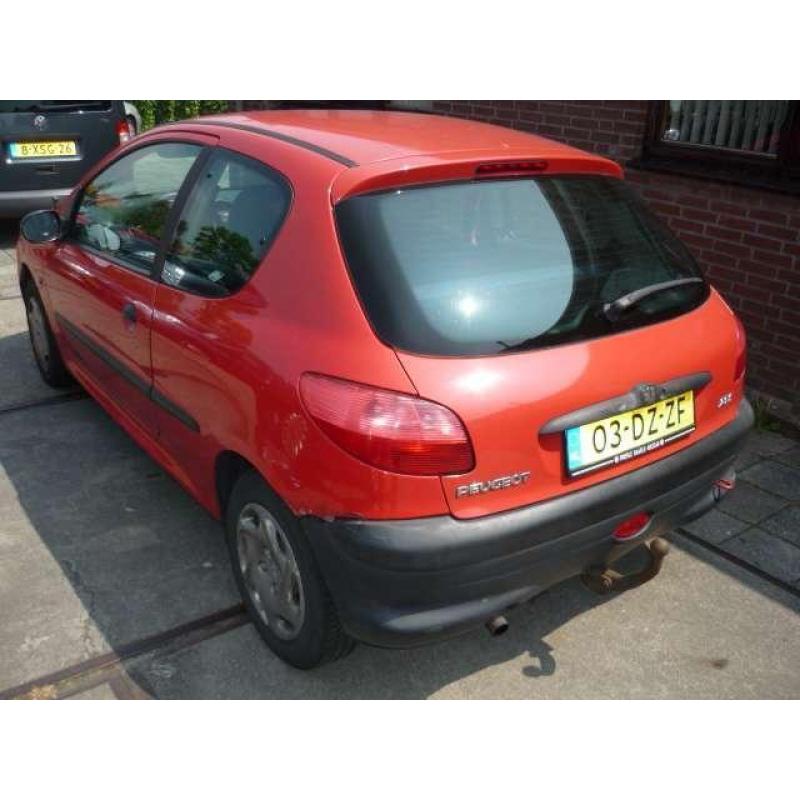 Peugeot 206 1.9 XND Goed rijdend en schakelend