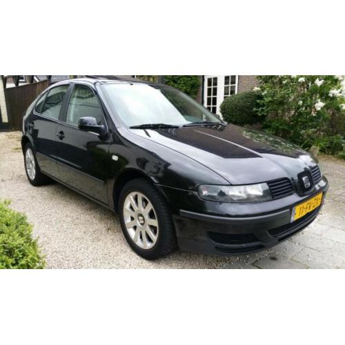 Seat Leon 1.4 16V 55KW 2000 Zwart, Dakje, RS4 velgen NAP