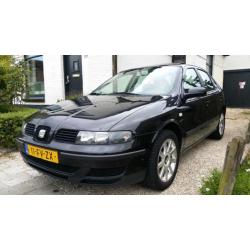 Seat Leon 1.4 16V 55KW 2000 Zwart, Dakje, RS4 velgen NAP