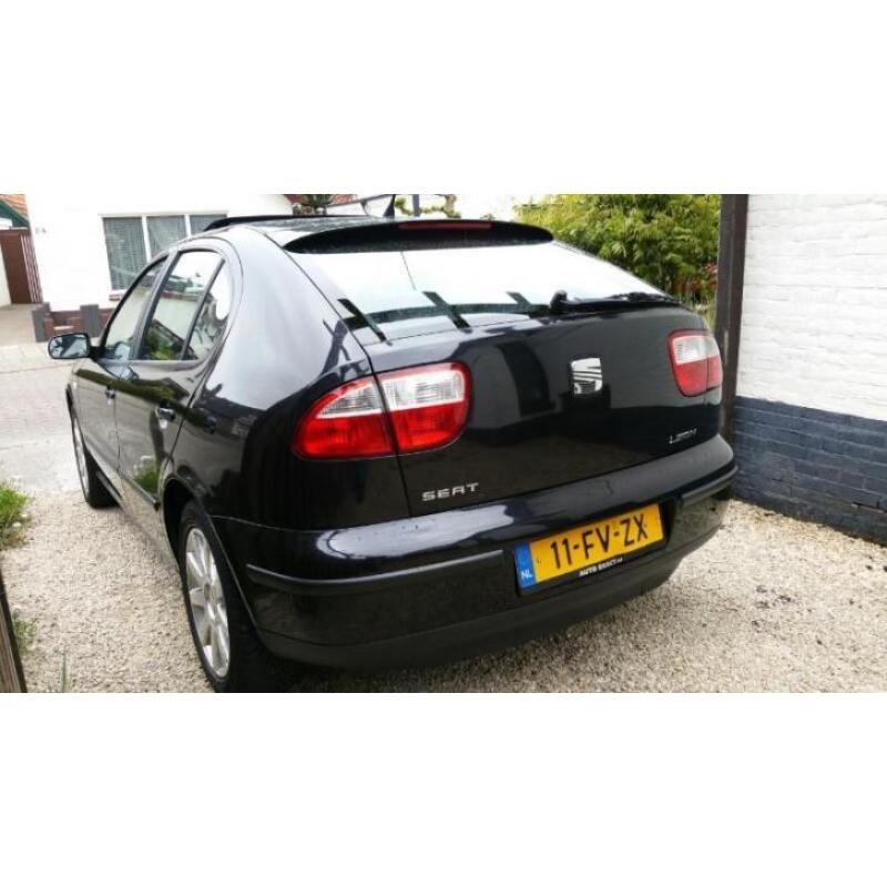 Seat Leon 1.4 16V 55KW 2000 Zwart, Dakje, RS4 velgen NAP