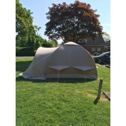 Karsten oppompbare tent 300 beige met luifels