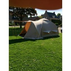 Karsten oppompbare tent 300 beige met luifels
