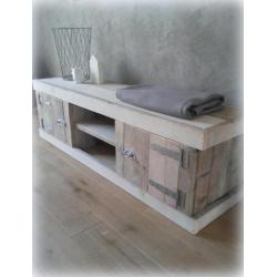 Robuuste televisiekast van steigerhout!