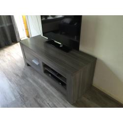 Zgan grijze tv kast mooi!