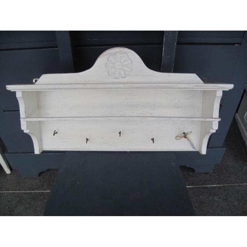 -- Oud, wit wandkapstokje (Frans) --