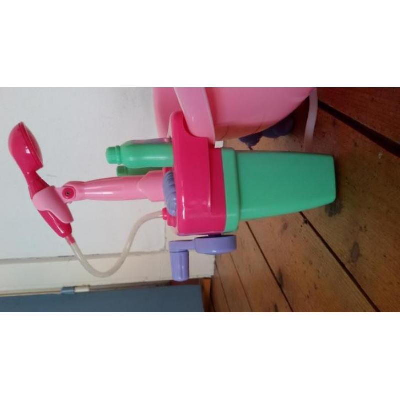 poppenbadje met werkende douche