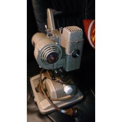 8 mm projector merk revere