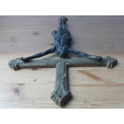 Antiek kruisbeeld hanger koper en brons uit Frankrijk 46 cm.