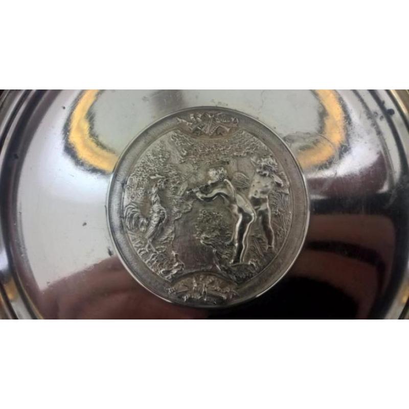 19e eeuwse bronzen tazza gesigneerd CH. Perron.