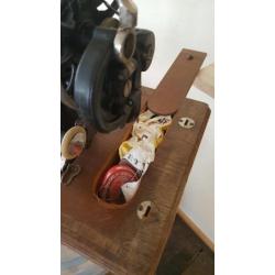 antieke naaimachine husqvarna