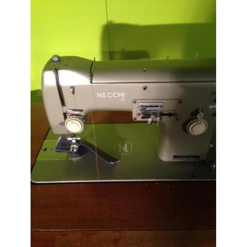 necchi naaimachine met ombouw