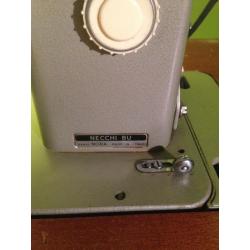 necchi naaimachine met ombouw