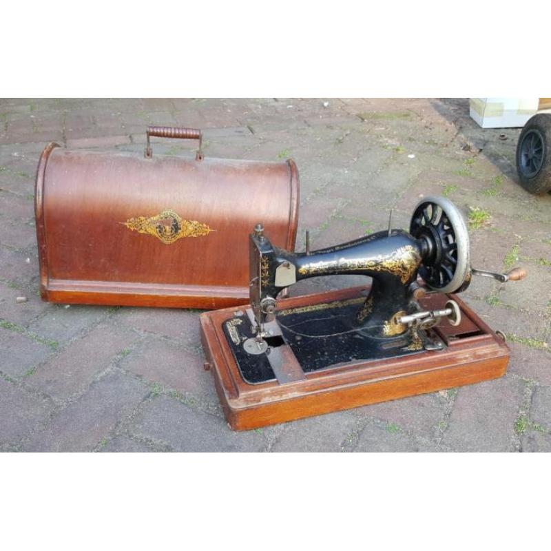 Antieke Singer handgedreven naaimachine K940686