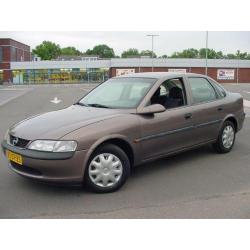 Opel Vectra 1.6 gl (bj 1999)