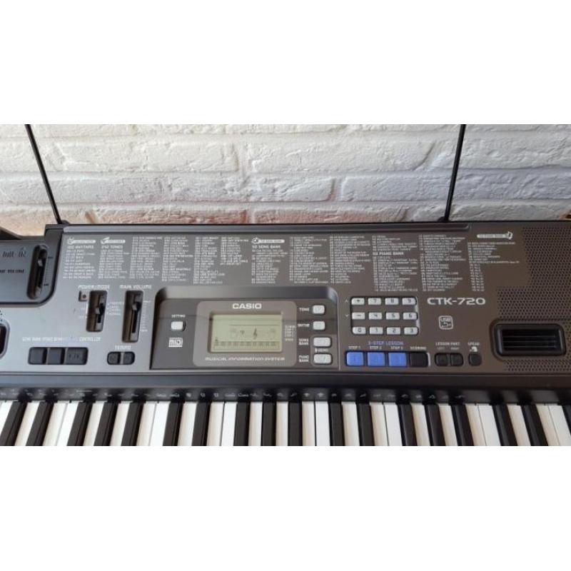 Casio CTK-720 Keyboard