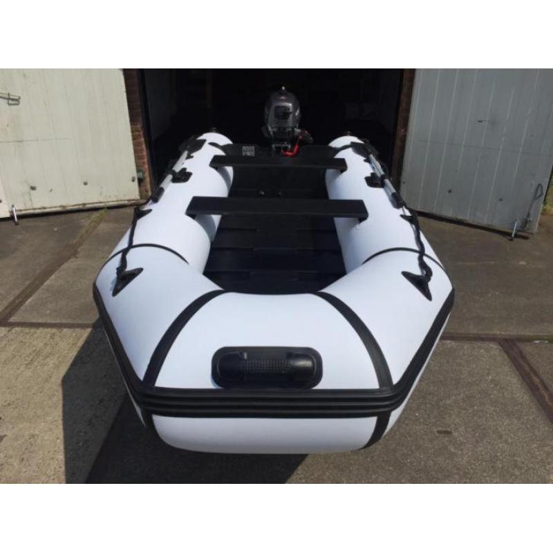 ZEER MOOIE COMPLETE SET 330cm BOOT + 2.5pk 4takt NIEUW!!!