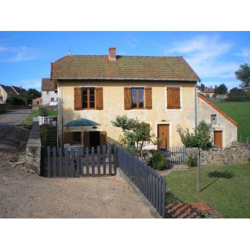 Woonhuis bij dorpje in het zuiden van de Bourgogne.