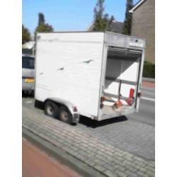 gesloten tandemasser met roldeur