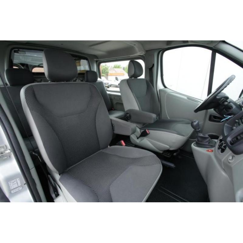 Opel Vivaro 2.5 CDTI L2H1 DC Airco Cruise Navi PDC €223pm