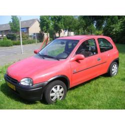 Opel Corsa 1.4 16V AUT 1995 Rood voor de snelle beslisser