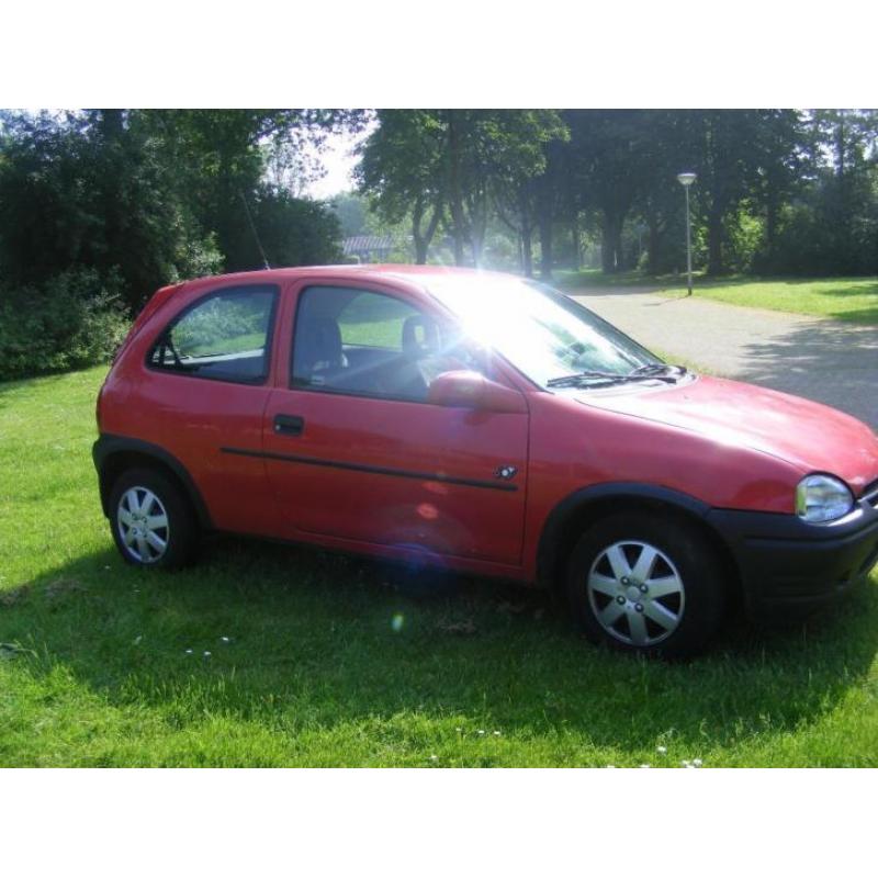 Opel Corsa 1.4 16V AUT 1995 Rood voor de snelle beslisser