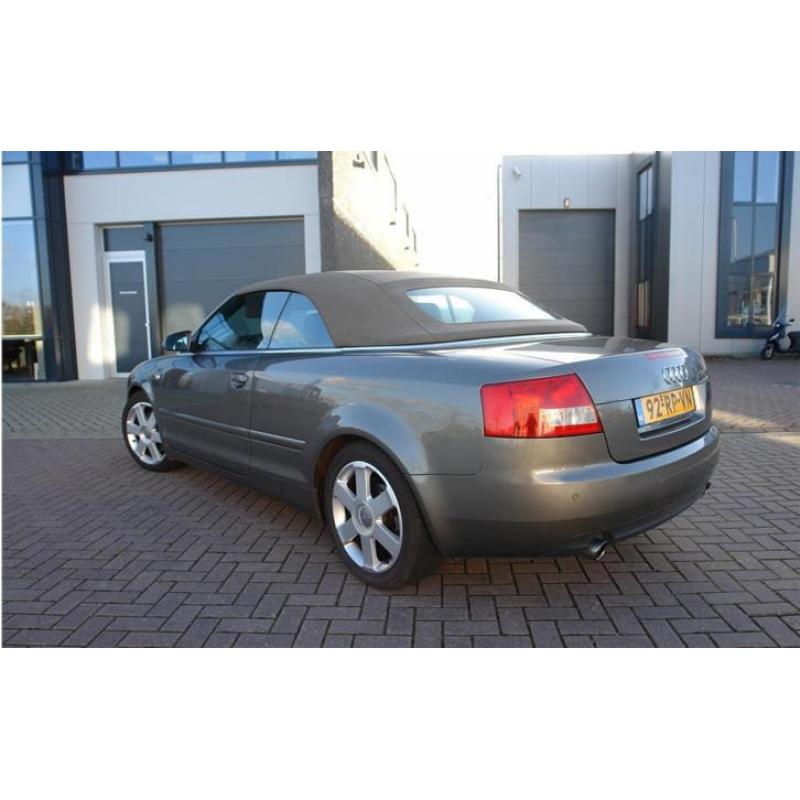 Audi A4 2.4 V6 125KW Cabrio AUT 2005 Beige