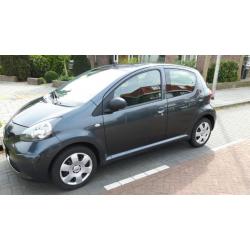 Toyota Aygo1.0 5 DRS 2007 Grijs Metallic