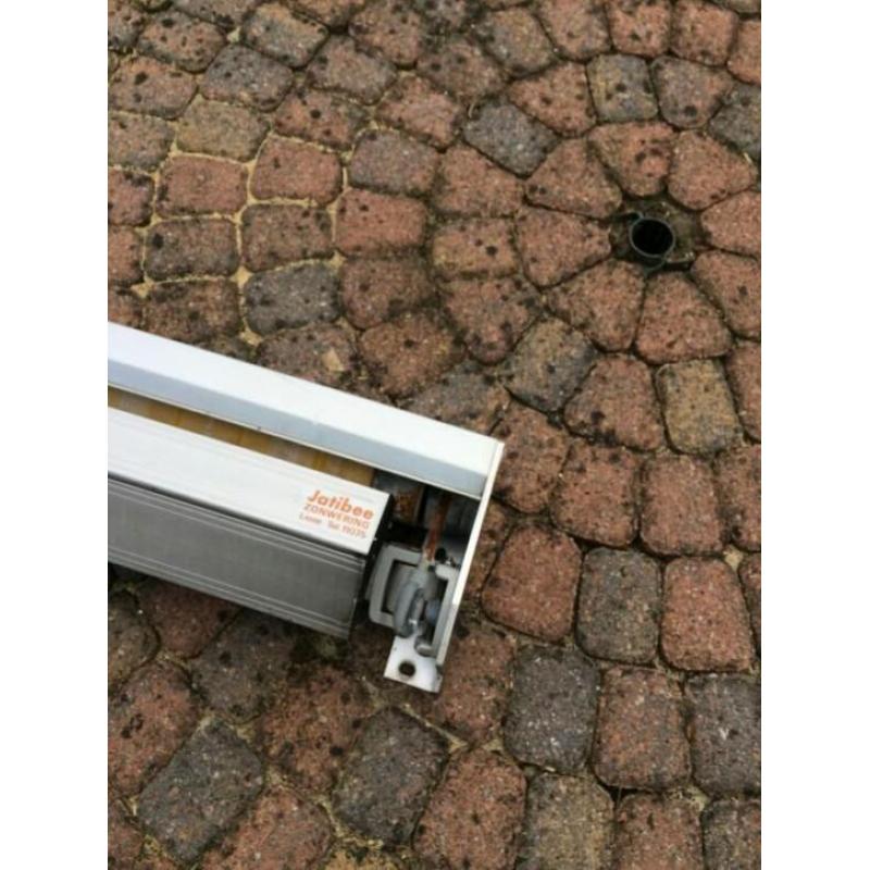 knikarm zonnescherm