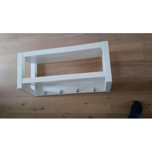Witte wandkapstok