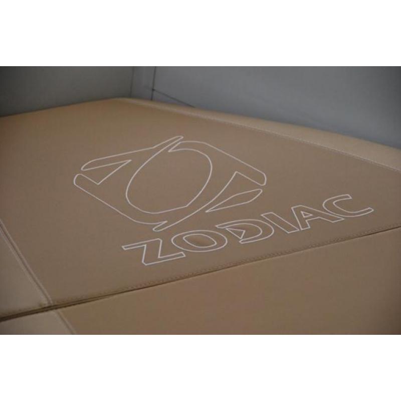 Zodiac Medline 660; NEO RIB, 2 riante zonnedekken!