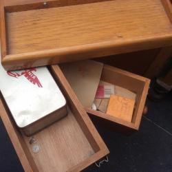 Trap-Naaimachine in kast van Phoenix . Met toebehoren in laa