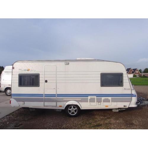 Deze zeer nette Hobby 495 de luxe is voorzienv an: vast