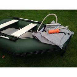 Rubberboot karperboot visboot hengelboot nieuw groen