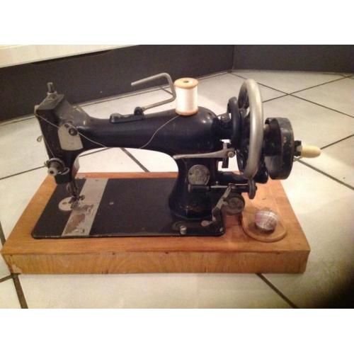 Antieke Vesta naaimachine