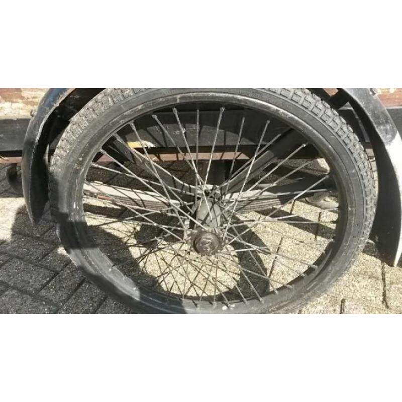 Ouderwetse bakfiets