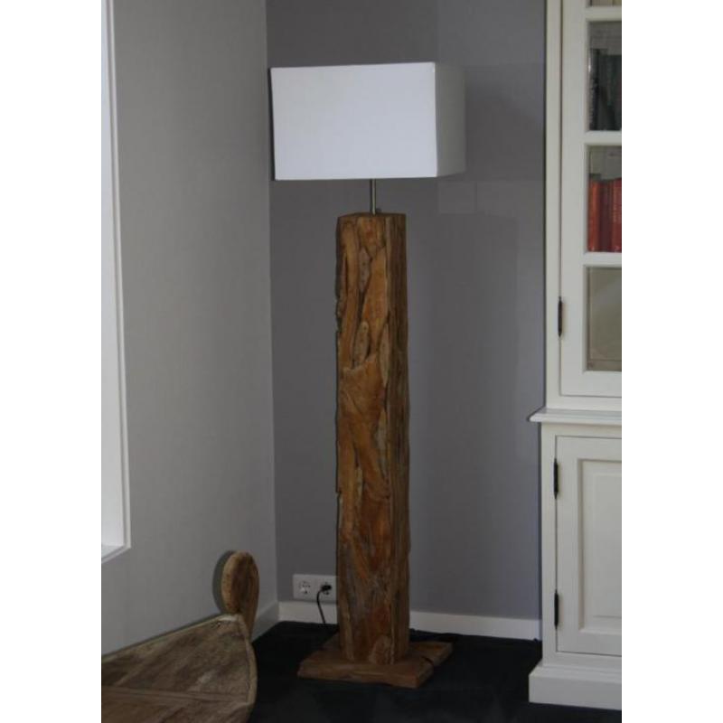 Staande lamp van zwerfhout te koop bij Indoteak!